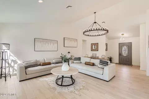 4613 E Kachina Trl, Phoenix, AZ 85044 photo 5