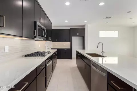 Kitchen - 10231 E Ulysses Ave, Mesa, AZ 85212 photo 3 of 3