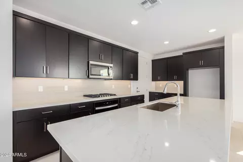 Kitchen - 10231 E Ulysses Ave, Mesa, AZ 85212 photo 2 of 3