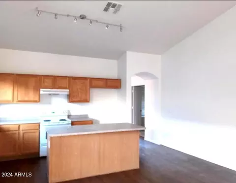 2015 W Hasan Dr, Phoenix, AZ 85041 photo 6