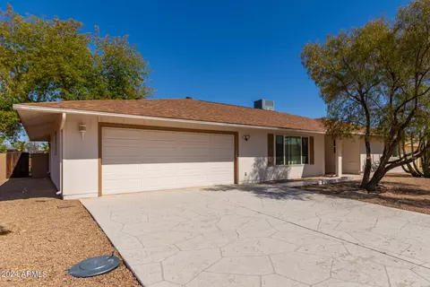 12822 W Keystone Dr, Sun City West, AZ 85375