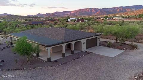 43630 N 20th St, New River, AZ 85087