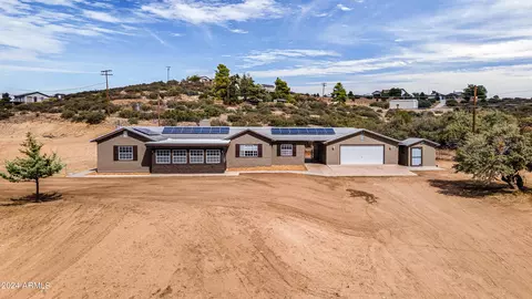 18279 S Country Club Dr, Peeples Valley, AZ 86332