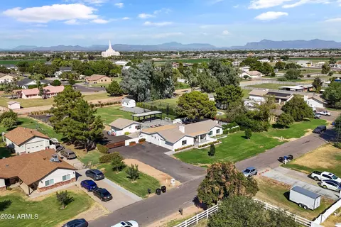 2216 E Willis Rd, Gilbert, AZ 85297 photo 6