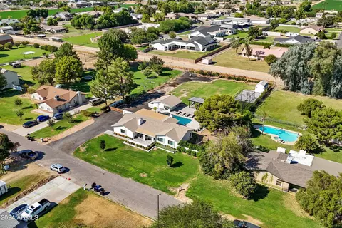 2216 E Willis Rd, Gilbert, AZ 85297 photo 9