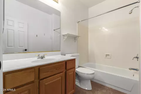 Bath - 1367 E Desert Flower Ln, Phoenix, AZ 85048 photo 10 of 10