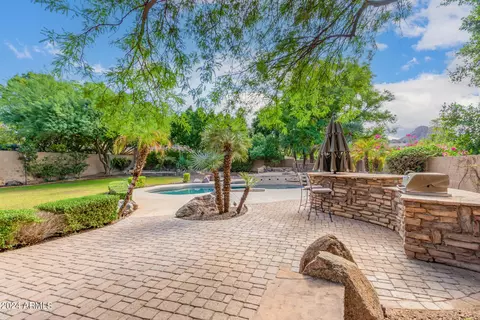 Exterior - 1367 E Desert Flower Ln, Phoenix, AZ 85048 photo 8 of 16