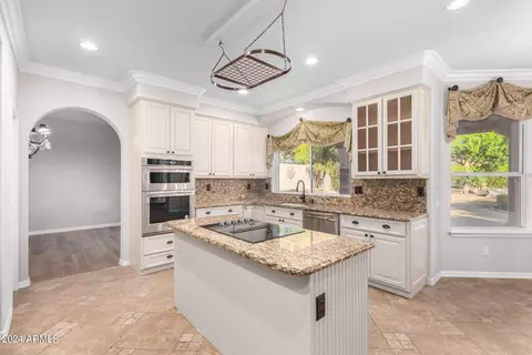 Kitchen - 1367 E Desert Flower Ln, Phoenix, AZ 85048 photo 3 of 5