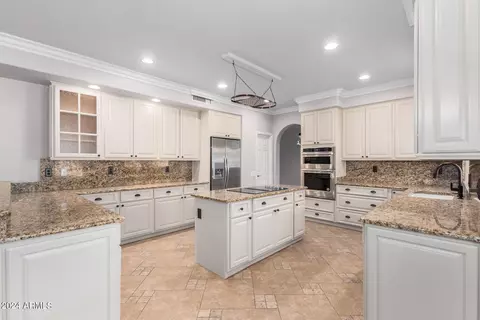 Kitchen - 1367 E Desert Flower Ln, Phoenix, AZ 85048 photo 1 of 5