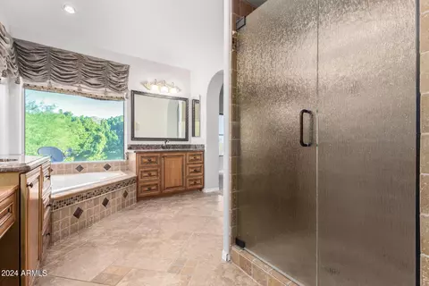 Bath - 1367 E Desert Flower Ln, Phoenix, AZ 85048 photo 8 of 10