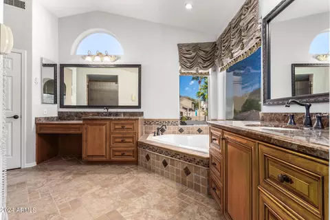 Bath - 1367 E Desert Flower Ln, Phoenix, AZ 85048 photo 2 of 10