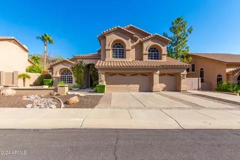 1367 E Desert Flower Ln, Phoenix, AZ 85048