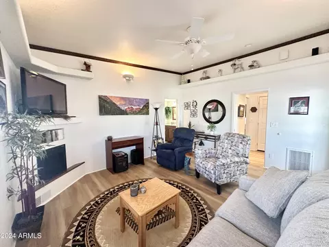 1051 S Quartz Dr, Apache Junction, AZ 85119