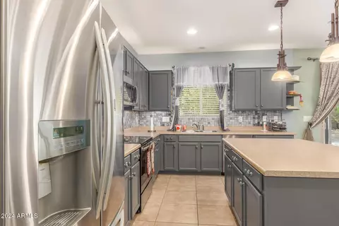 Kitchen - 6420 S 50th Ln, Laveen, AZ 85339 photo 7 of 7