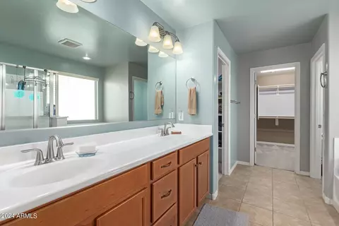 Bath - 6420 S 50th Ln, Laveen, AZ 85339 photo 2 of 5
