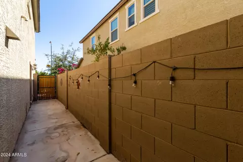 Entry Way - 6420 S 50th Ln, Laveen, AZ 85339 photo 4 of 6