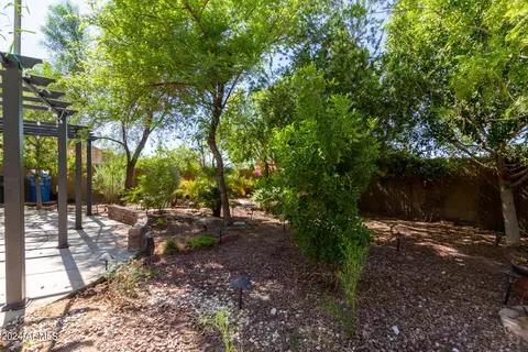 Exterior - 6420 S 50th Ln, Laveen, AZ 85339 photo 6 of 17