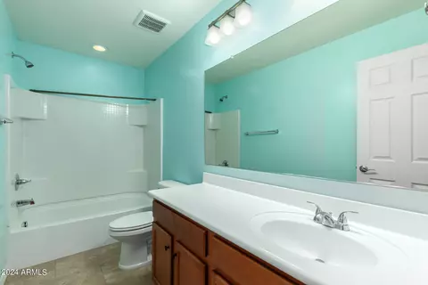 Bath - 6420 S 50th Ln, Laveen, AZ 85339 photo 3 of 5