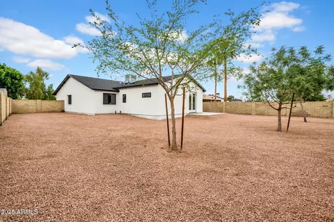 Exterior - 2126 E Watson Dr, Tempe, AZ 85283 photo 3 of 4