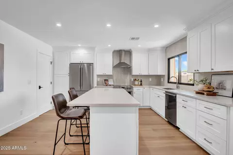 2126 E Watson Dr, Tempe, AZ 85283