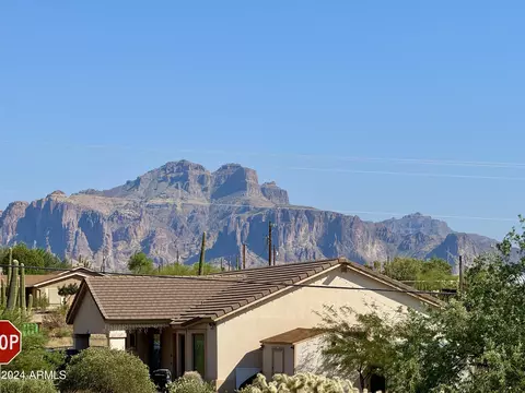 865 W Saddle Butte St, Apache Junction, AZ 85120 photo 2