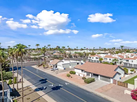 View/Area - 1806 E La Jolla Dr, Tempe, AZ 85282 photo 5 of 12