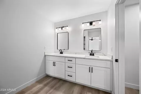 Bath - 1806 E La Jolla Dr, Tempe, AZ 85282 photo 1 of 6