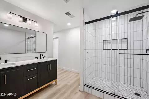 Bath - 1806 E La Jolla Dr, Tempe, AZ 85282 photo 5 of 6