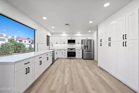 Kitchen - 1806 E La Jolla Dr, Tempe, AZ 85282 photo 1 of 7