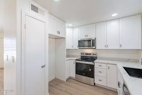 1506 E Stephens Dr, Tempe, AZ 85283 photo 10