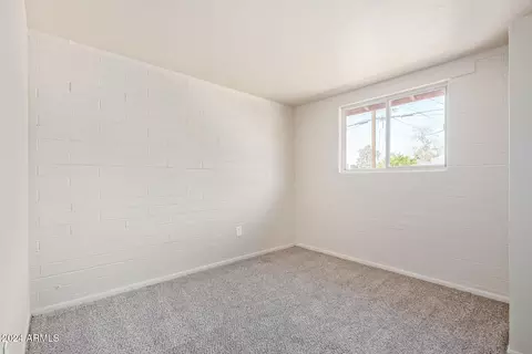 6420 W Mitchell Dr, Phoenix, AZ 85033 photo 12