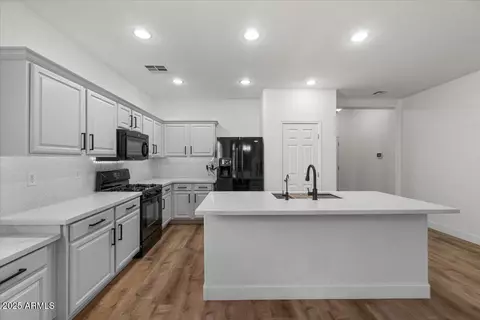 Kitchen - 1264 E Walnut Rd, Gilbert, AZ 85298 photo 5 of 8
