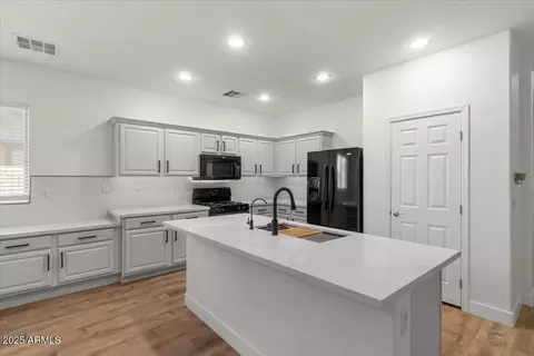 Kitchen - 1264 E Walnut Rd, Gilbert, AZ 85298 photo 3 of 8