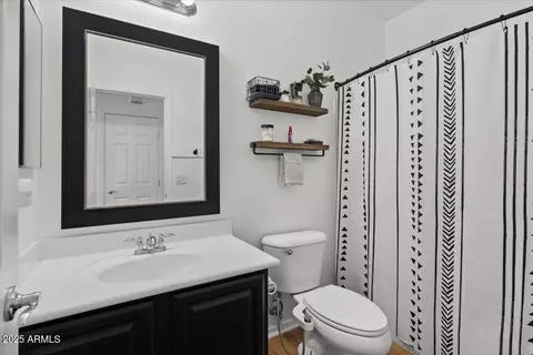 Bath - 1264 E Walnut Rd, Gilbert, AZ 85298 photo 3 of 5