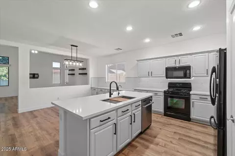 Kitchen - 1264 E Walnut Rd, Gilbert, AZ 85298 photo 1 of 8