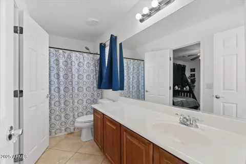 Bath - 1264 E Walnut Rd, Gilbert, AZ 85298 photo 4 of 5