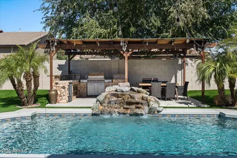 Exterior - 1264 E Walnut Rd, Gilbert, AZ 85298 photo 6 of 9
