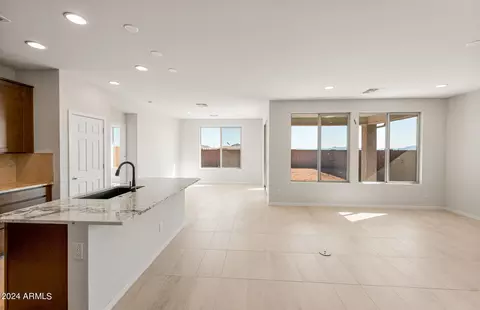 1269 W Treasure Trl, Apache Junction, AZ 85120 photo 3