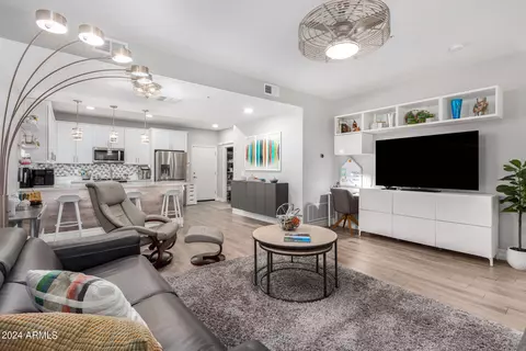 2821 S Skyline Dr #121, Mesa, AZ 85212