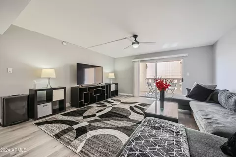 7940 E Camelback Rd #102, Scottsdale, AZ 85251