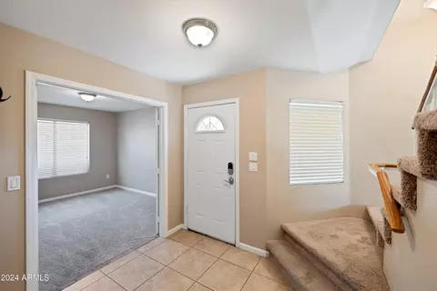 1359 E Gail Ct, Gilbert, AZ 85296 photo 4