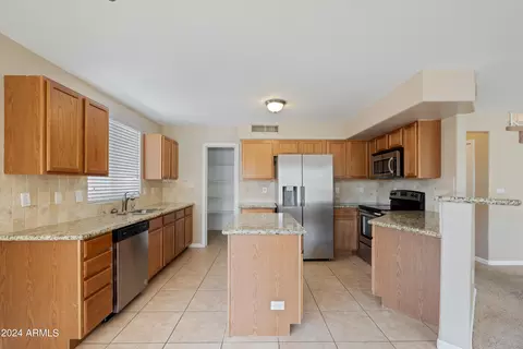 1359 E Gail Ct, Gilbert, AZ 85296 photo 9