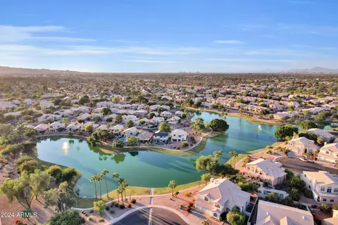 View/Area - 1962 E Drake Dr, Tempe, AZ 85283 photo 7 of 17