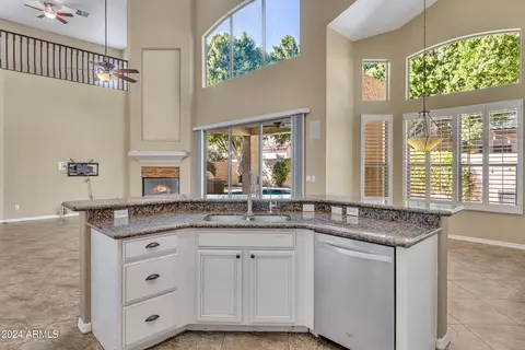 Kitchen - 1962 E Drake Dr, Tempe, AZ 85283 photo 4 of 4
