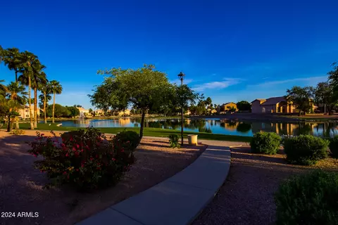 View/Area - 1962 E Drake Dr, Tempe, AZ 85283 photo 16 of 17