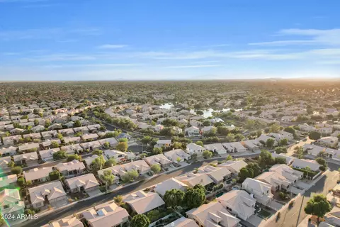 View/Area - 1962 E Drake Dr, Tempe, AZ 85283 photo 4 of 17