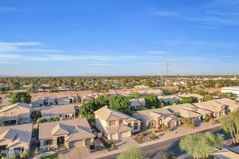 View/Area - 1962 E Drake Dr, Tempe, AZ 85283 photo 2 of 17