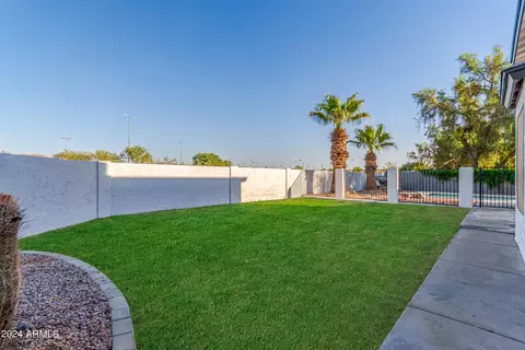 1527 E Topeka Dr, Phoenix, AZ 85024 photo 8