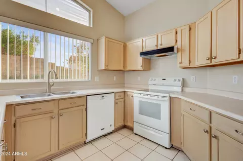 1315 E Helena Dr, Phoenix, AZ 85022 photo 9