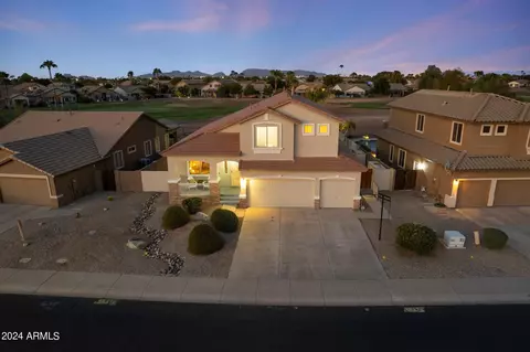 1075 S Parkcrest St, Gilbert, AZ 85296
